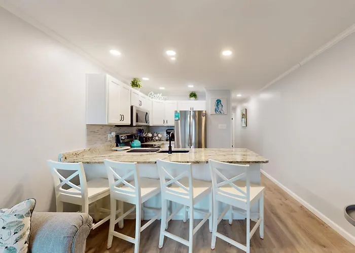 Orleans Court 116 Apartment *